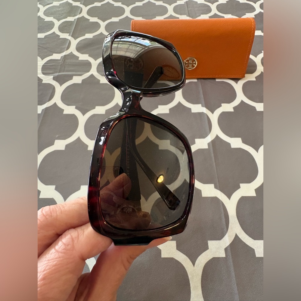 Tory Burch TY 9028 Oversized Polarized Tortoise Sunglasses - Picture 2 of 8